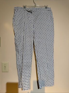 Dana Buchman White and Navy Geometric Chinos